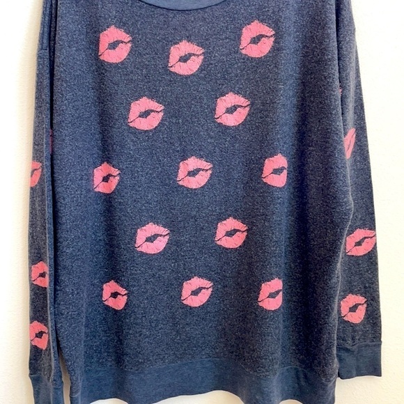 Wildfox grey lips allover pullover sweatshirt OS - Picture 2 of 5
